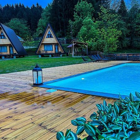 Catunul Din Podei A-Frame Dragoslavele Luaran gambar